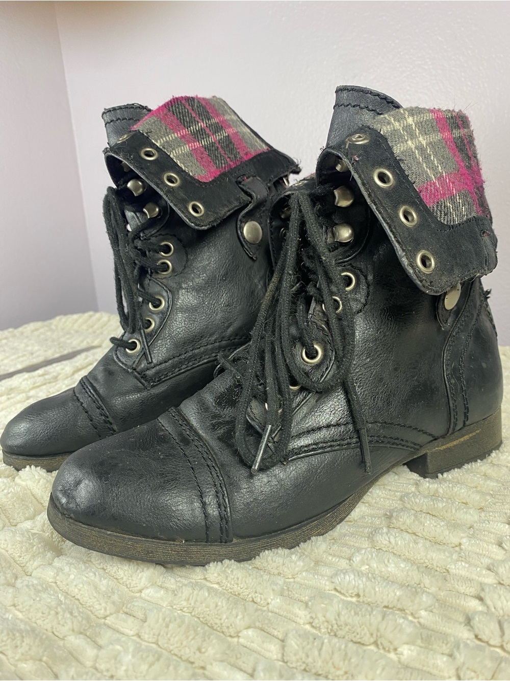 SM New York Corey Black Plaid Fold Over Combat Boots Lace Up Back Zip
